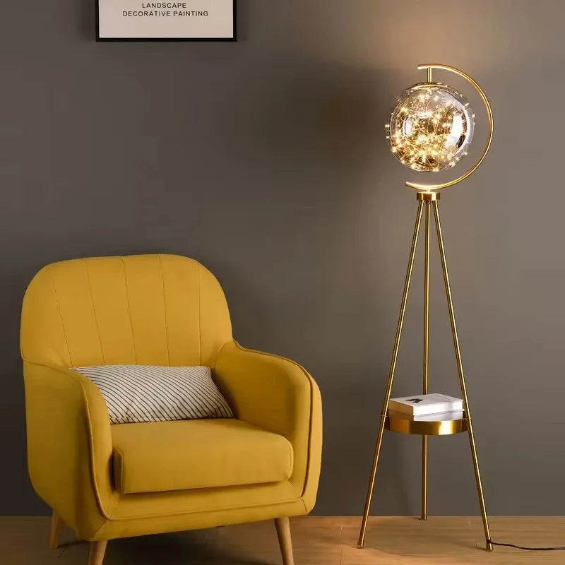 Lampadaire globe verre trépied métal avec étagère