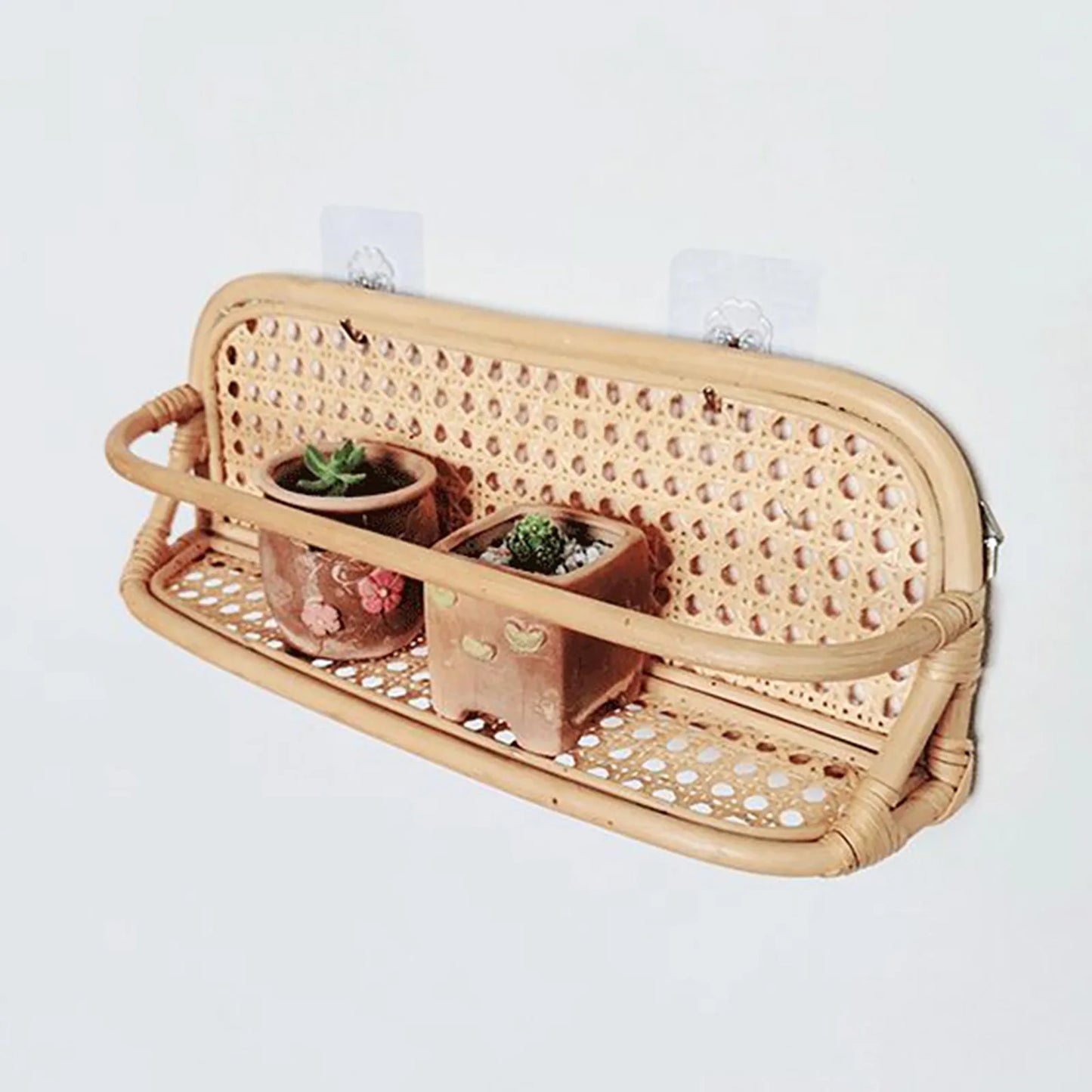 étagère pour plante en rotin