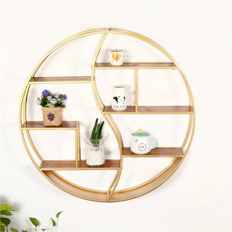 Etagère murale ronde noire en métal avec 6 tablettes en bois