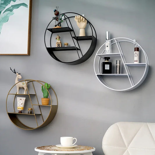 Etagère murale ronde en métal avec petites planches de support
